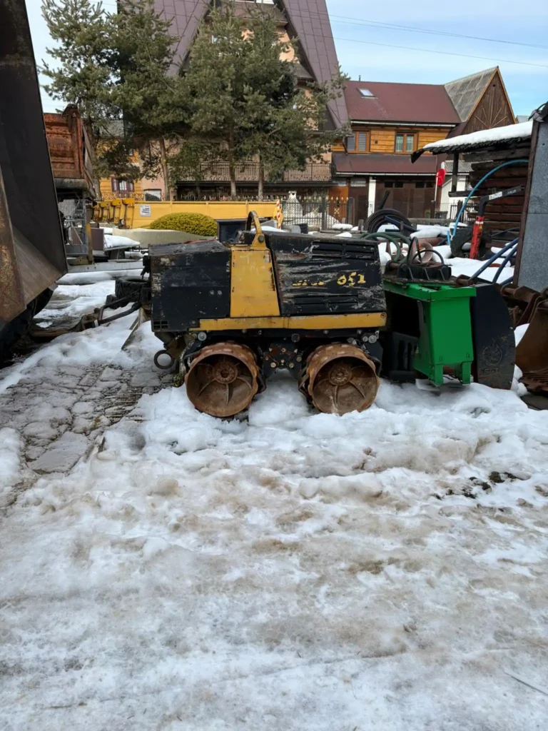 Walec okołkowany BOMAG BMP 851